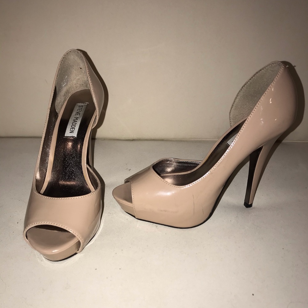 Steve Madden Nude Open Toe Patent Leather Heel